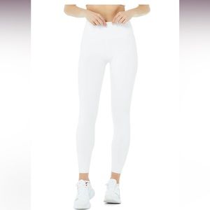 Gently used alo airbrush high waist capri in white